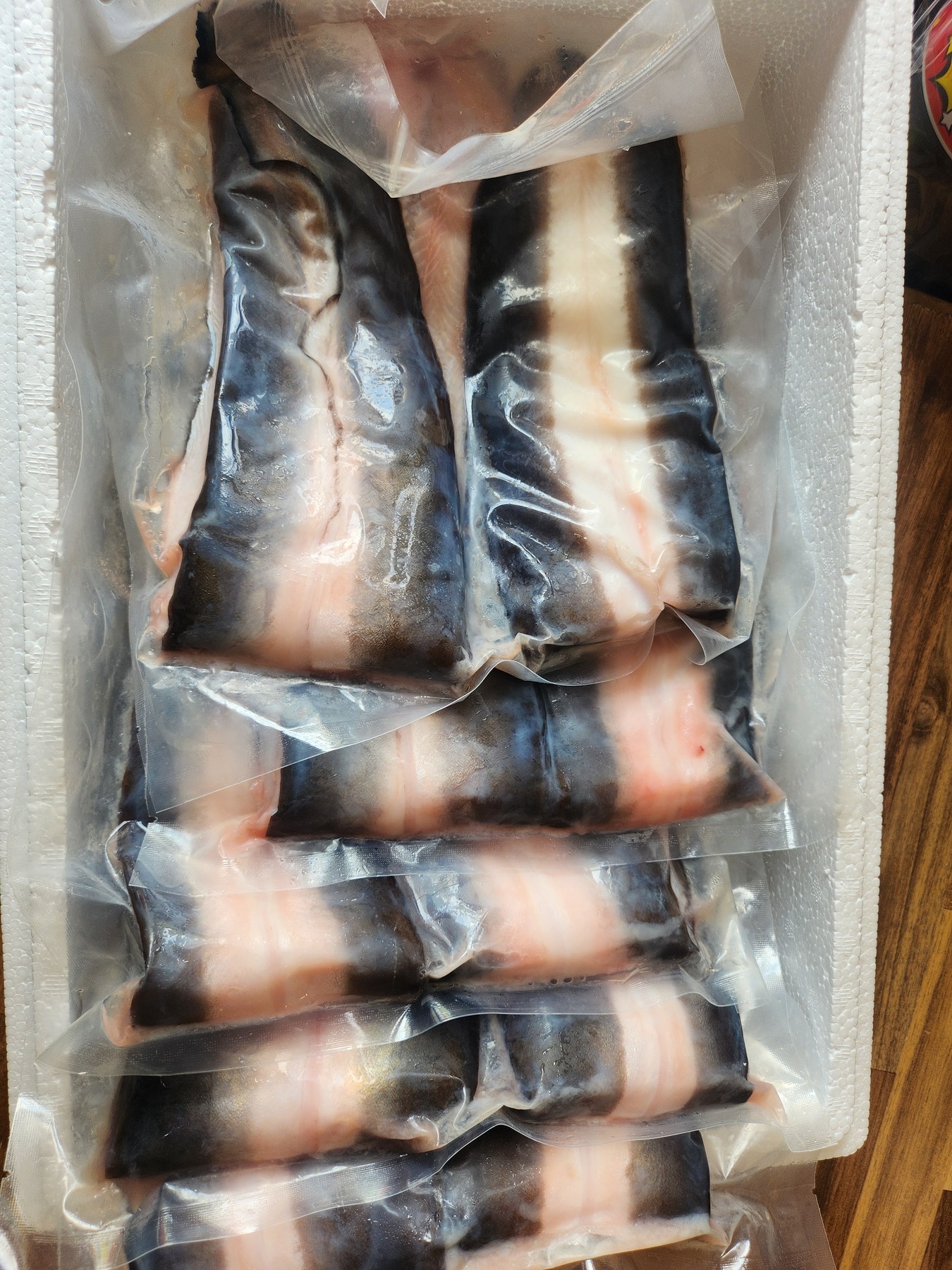 국내산 자포니카 장어 민물장어 1kg 손질후 700g 제품 이미지