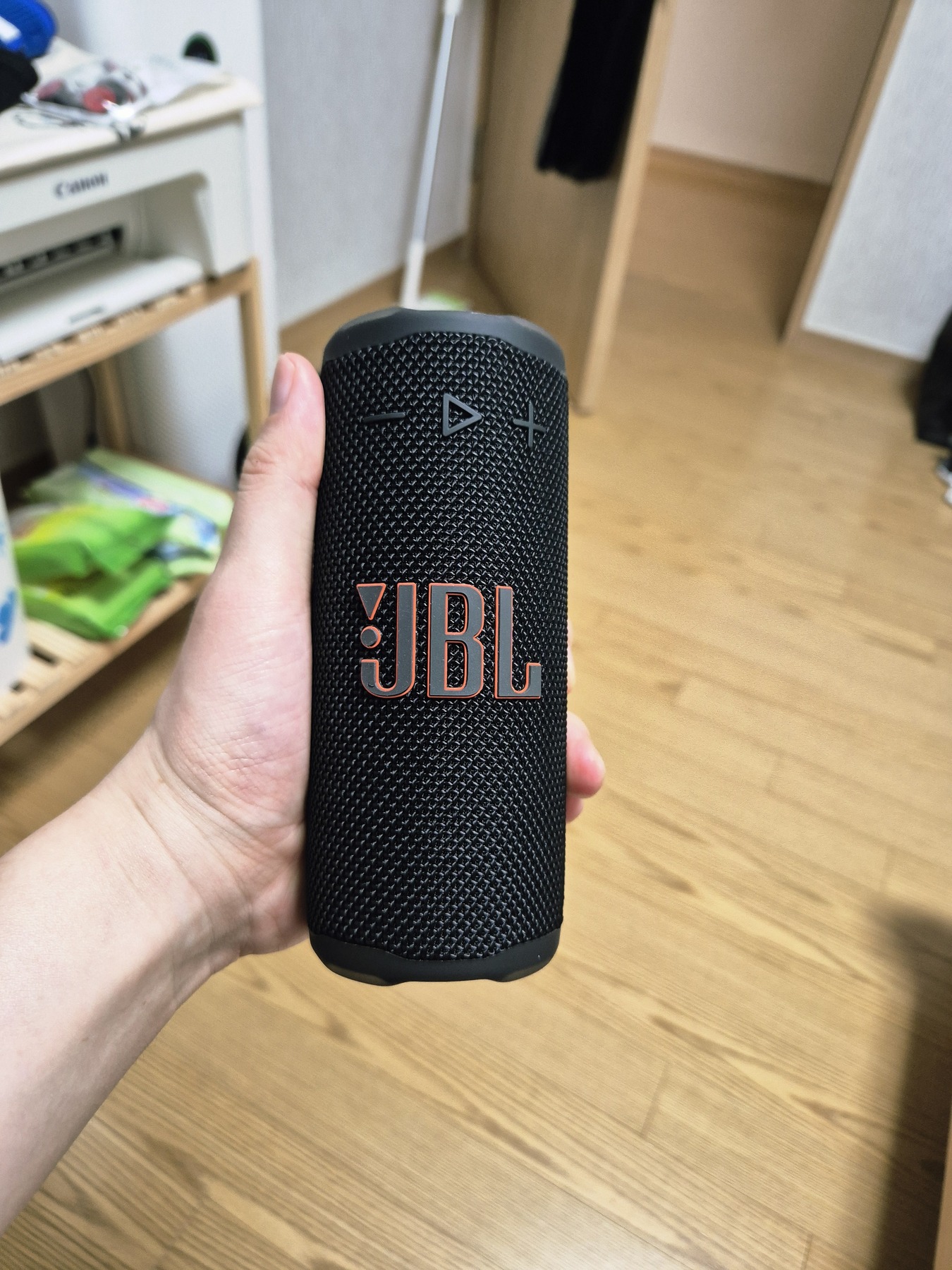 [라이브 CASE] JBL GRIP 휴대용 캠핑 LED 조명 블루투스 무선 스피커 제품 이미지