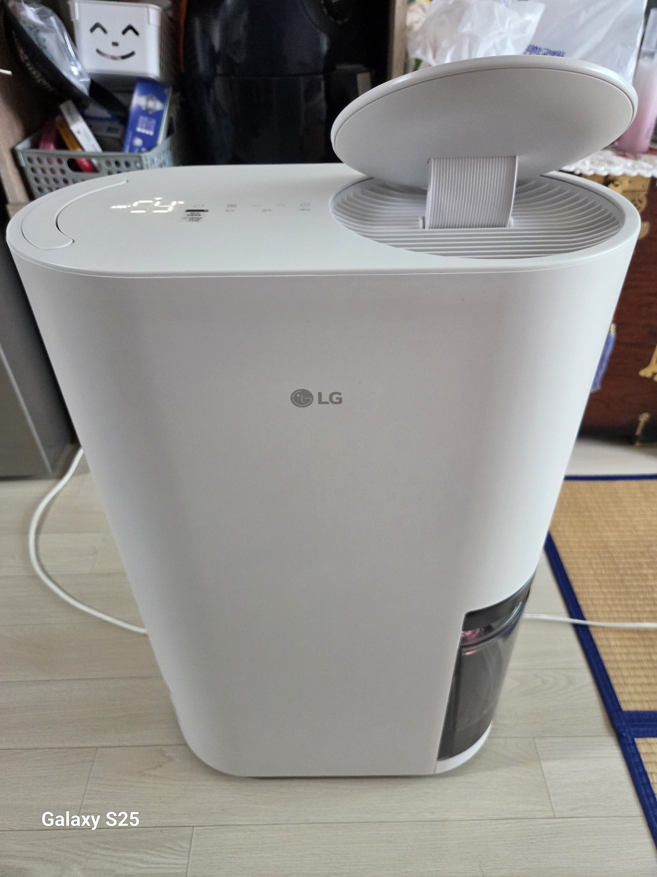 LG 휘센 오브제컬렉션 자동건조 1등급 제습기 13L 에센스화이트 제품 이미지