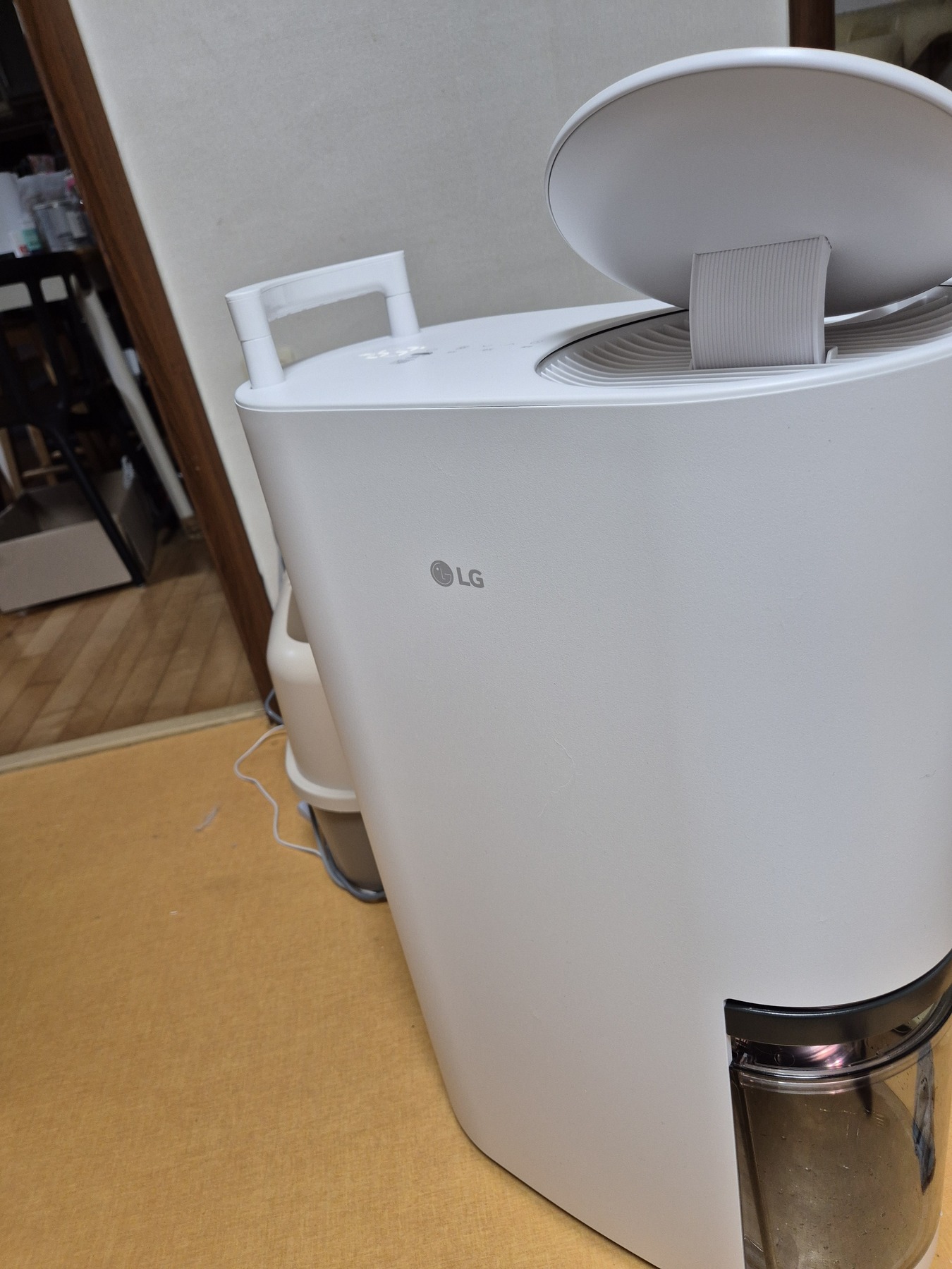 LG 휘센 오브제컬렉션 자동건조 1등급 제습기 13L 에센스화이트 제품 이미지
