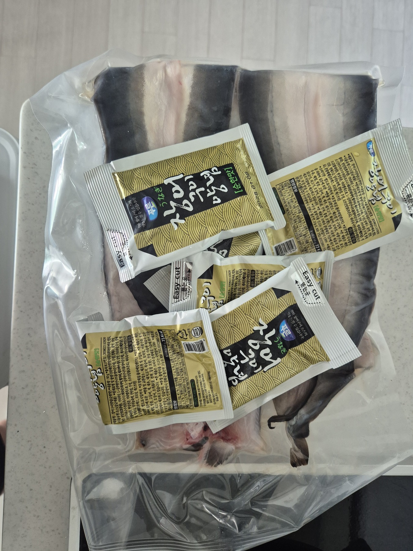 국내산 자포니카 장어 민물장어 1kg 손질후 700g 제품 이미지