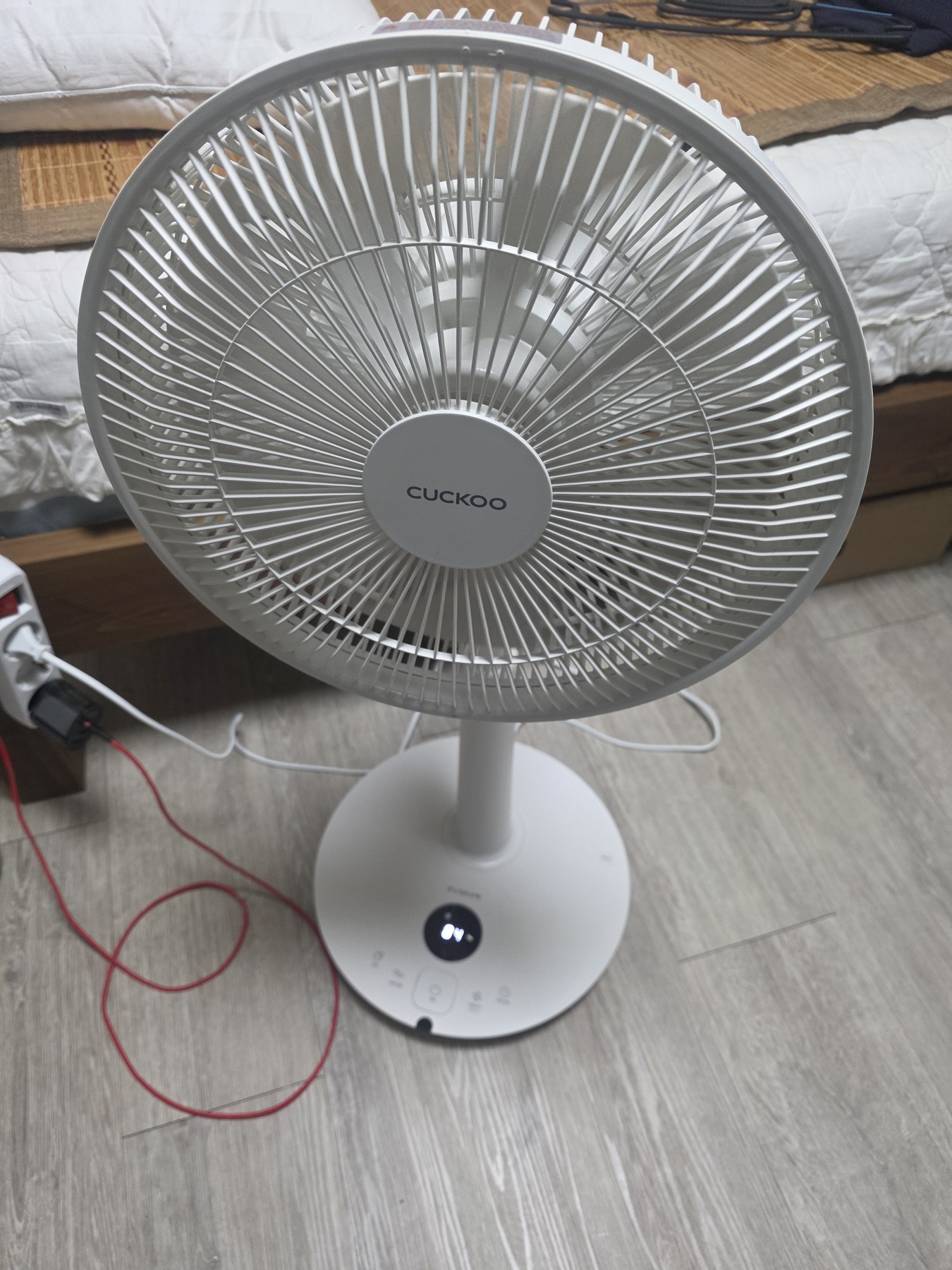 쿠쿠 인스퓨어 서큘레이터형 BLDC 선풍기 CF-MNL1210NW 29.5cm(12인치) 7엽 날개 높이 조절 노블 화이트 제품 이미지